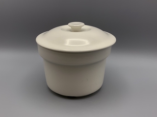 Image: dishl with lid: EVA Air