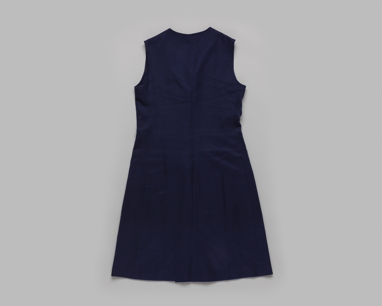 Image: customer service agent jumper / dress: American Airlines