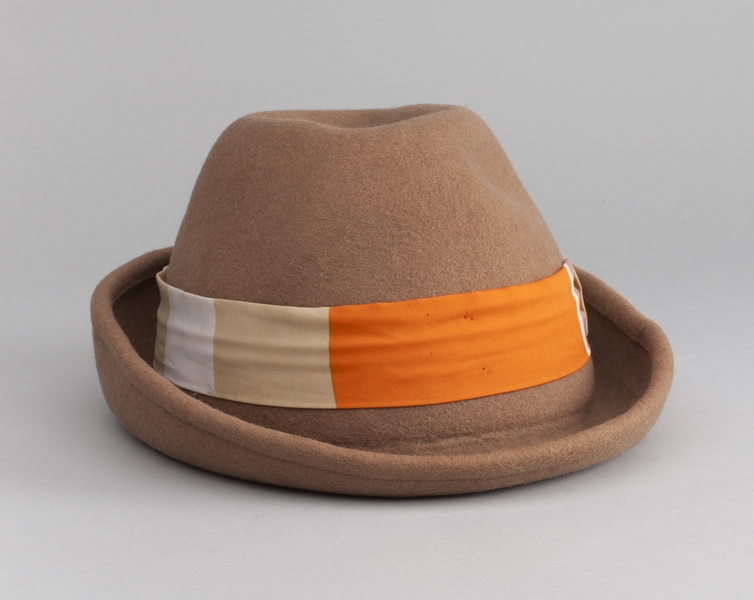 Image: stewardess hat: AeroMéxico