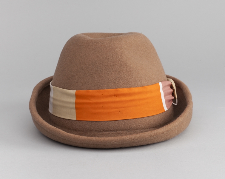 Image: stewardess hat: AeroMéxico