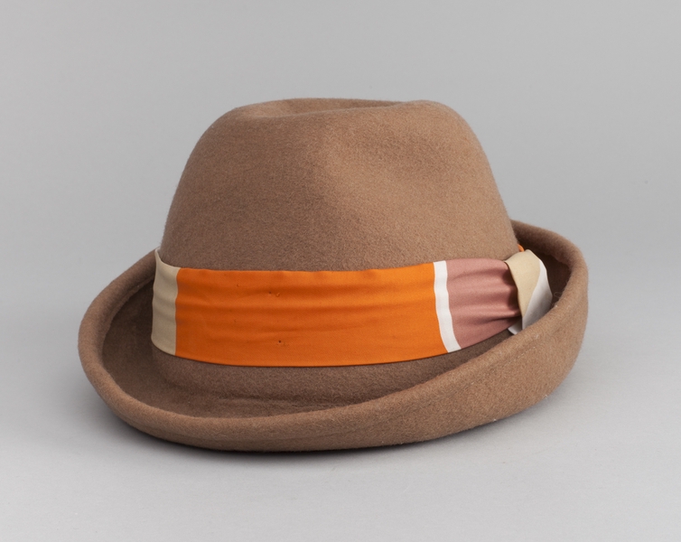 Image: stewardess hat: AeroMéxico