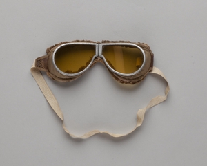 Image: aviator’s goggles