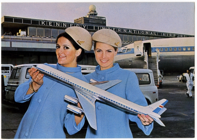 Postcard: Loftleidir Icelandic Airlines, Douglas DC-8-63, New York JFK airport