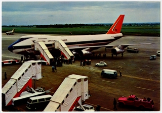 Image: postcard: South African Airways (SAA), Boeing 747, Johannesburg Airport