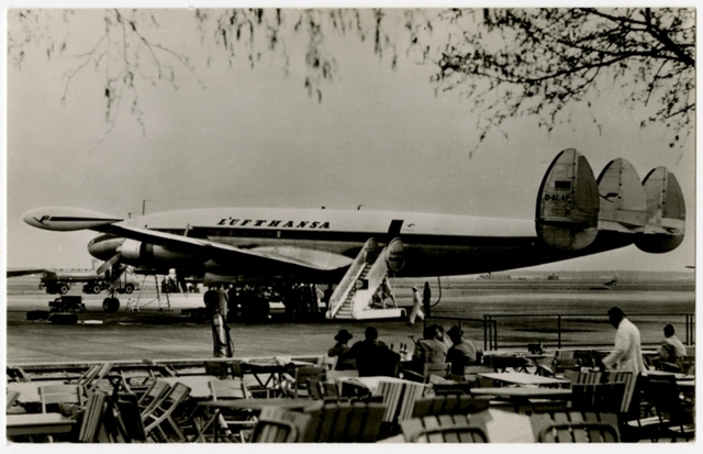 Postcard: Lufthansa, Lockheed L-1049 Constellation, Frankfurt Airport