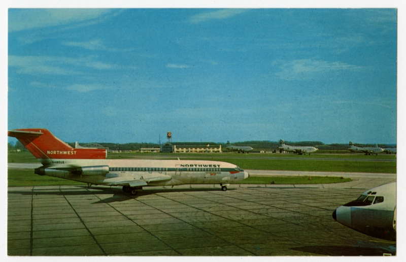 Image: postcard: Northwest Airlines, Boeing 727, Pittsburgh Airport