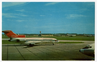 Image: postcard: Northwest Airlines, Boeing 727, Pittsburgh Airport