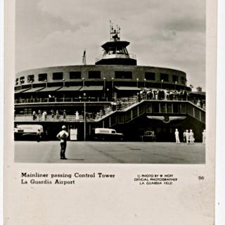 Image #1: postcard: United Air Lines, Douglas DC-3, LaGuardia Airport