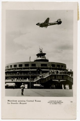 Postcard: United Air Lines, Douglas DC-3, LaGuardia Airport