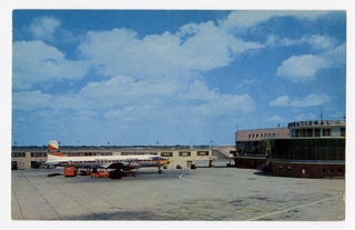 Image: postcard: Braniff International Airways, Douglas DC-7, Houston Airport