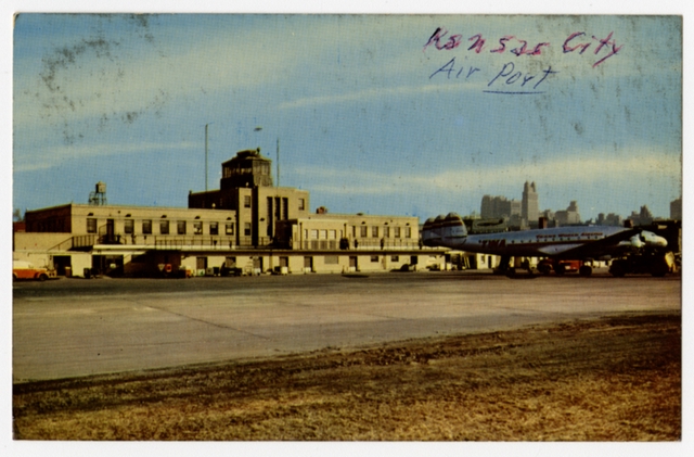 Postcard: TWA, Lockheed Constellation, Kansas City airport