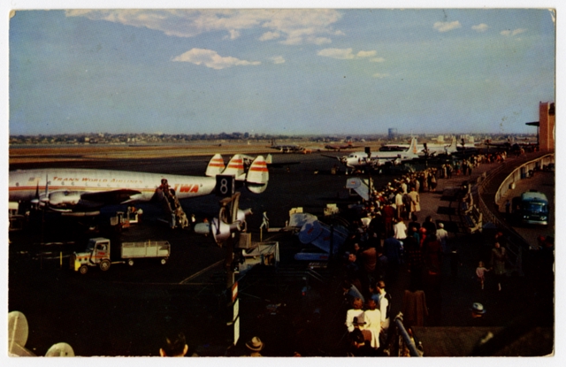 Postcard: LaGuardia Airport, Lockheed Constellation, TWA (Trans World Airlines)