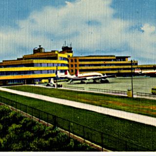 Image #1: postcard: Lockheed Constellation, Pittsburgh Airport