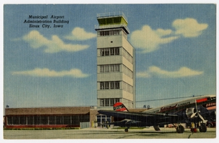 Image: postcard: Sioux City Municipal Airport, Braniff International Airways