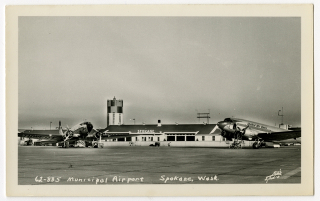 Postcard: Spokane Municipal Airport, United Air Lines