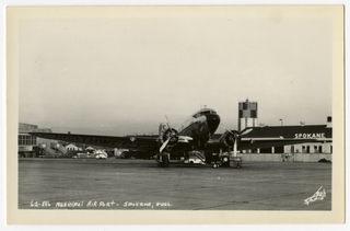 Image: postcard: Northwest Airlines, Douglas DC-3, Spokane Municipal Airport