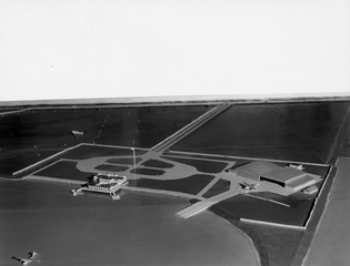 Image: photograph: San Francisco Airport, model