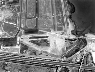 Image: photograph: San Francisco International Airport (SFO), aerial