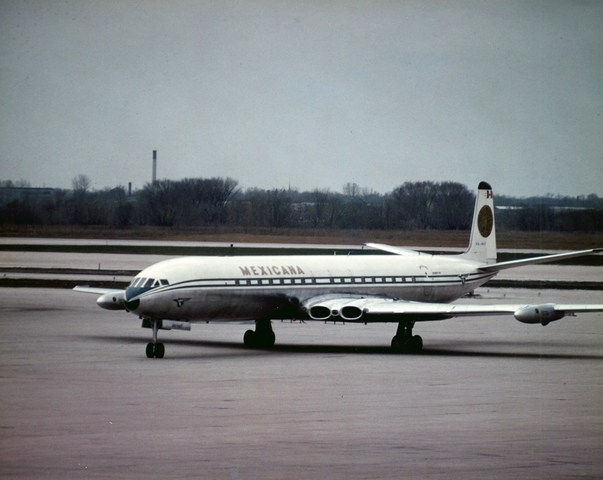 Photograph: Mexicana Airlines, de Havilland DH-106 Comet 4C