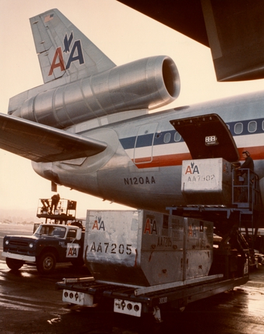 Photograph: American Airlines, McDonnell Douglas DC-10-10