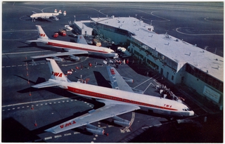 Image: postcard: TWA (Trans World Airlines), Boeing 707 (2) Constellation (1)