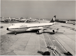 Image: photograph: Lufthansa, Boeing 747-230B