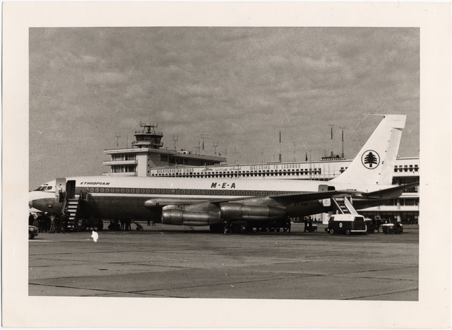 Photograph: Middle East Airlines (MEA), Boeing 707-320C, Beirut International Airport