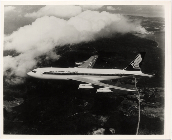Photograph: Singapore Airlines, Boeing 707-320