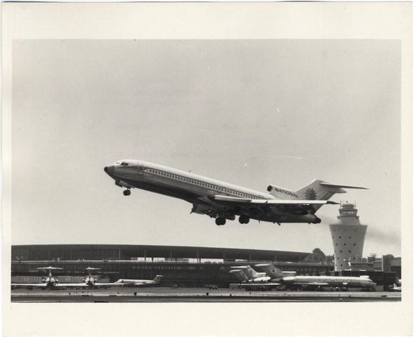 Photograph: National Airlines, Boeing 727-200 LaGuardia Airport, New York