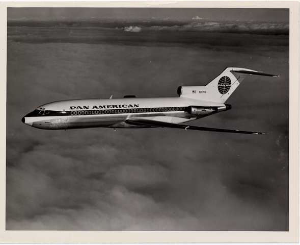 Photograph: Pan American World Airways, Boeing 727-200