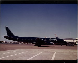 Image: photograph: Braniff International, Douglas DC-8-62, San Francisco International Airport (SFO)
