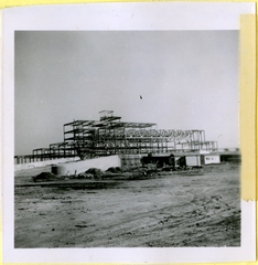 Image: photograph: San Francisco International Airport (SFO), Terminal Building construction