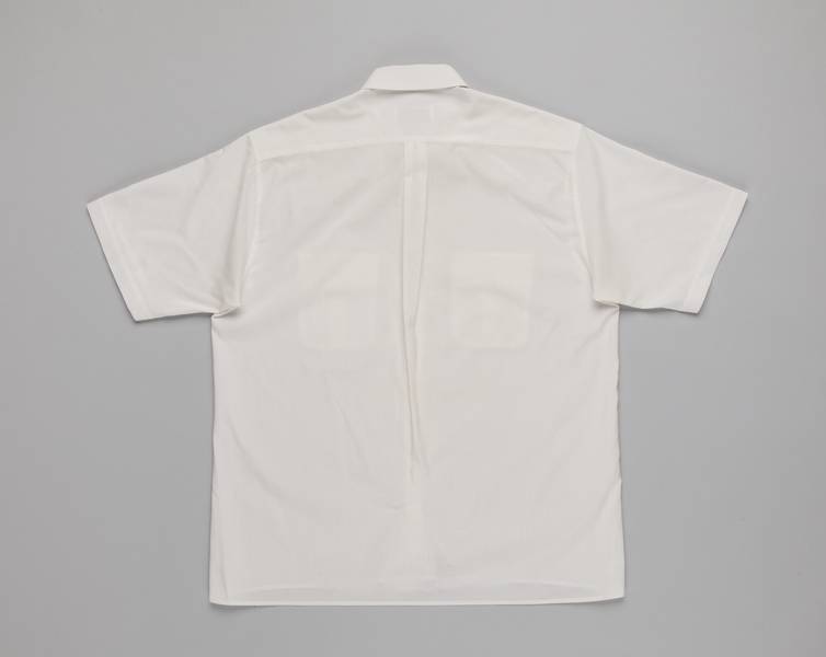 Image: flight service director shirt (male): Qantas Airways