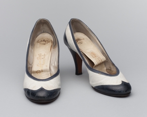 Image: stewardess shoes: United Air Lines