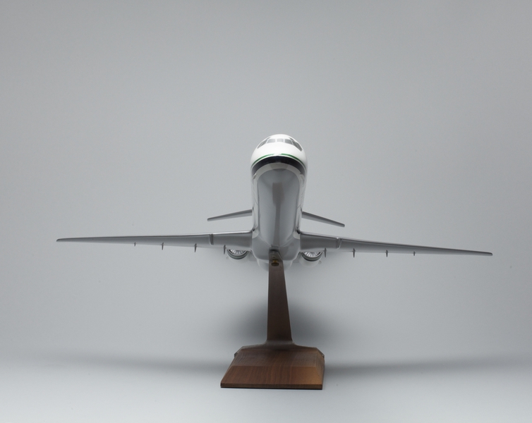 Image: model airplane: Alaska Airlines, McDonnell Douglas MD-88