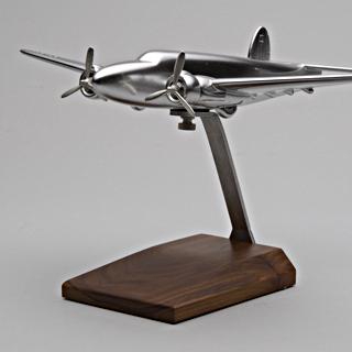 Image #7: tabletop aircraft model: Lockheed Model 14 Super Electra