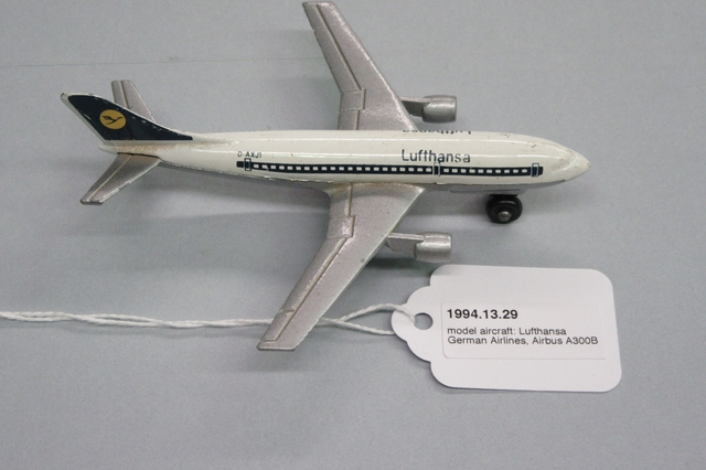 Miniature model airplane: Lufthansa German Airlines, Airbus A300B