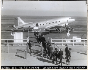 Image: photograph: San Francisco Airport, United Air Lines, Douglas DC-3