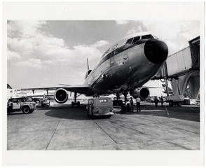 Image: photograph: Lufthansa German Airlines, McDonnell Douglas DC-10, John F. Kennedy International Airport (JFK)