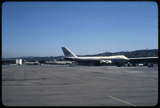Image: slide: American Airlines Cargo, Boeing 747, San Francisco International Airport (SFO)