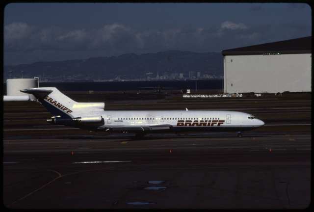 Slide: Braniff International Airways, Boeing 727-200, San Francisco International Airport (SFO)