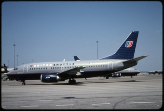 Image: slide: United Shuttle, Boeing 737-500, San Francisco International Airport (SFO)