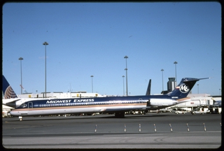 Image: slide: Midwest Express Airlines, McDonnell Douglas MD-88, San Francisco International Airport (SFO)
