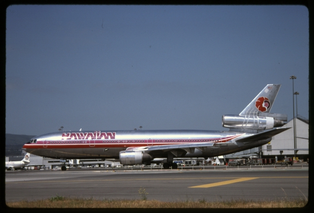 Slide: Hawaiian Air, McDonnell Douglas DC-10-10, San Francisco International Airport (SFO)