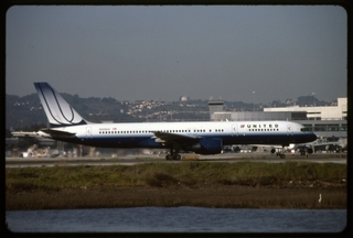 Image: slide: United Airlines, Boeing 757-200, San Francisco International Airport (SFO)