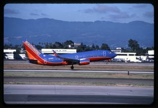 Image: slide: Southwest Airlines, Boeing 737-700, San Jose International Airport (SJC)