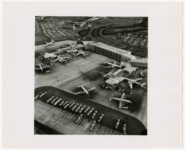 Photograph: John F. Kennedy International Airport (JFK), American Airlines