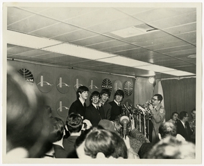 Image: photograph: John F. Kennedy International Airport (JFK), The Beatles