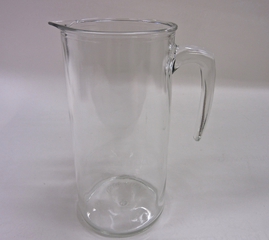 Image: water pitcher: United Airlines