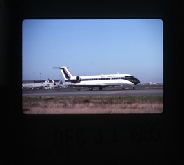 Image: slide: Skywest / Delta Connection, Canadair Regional Jet (CRJ), San Francisco International Airport (SFO)